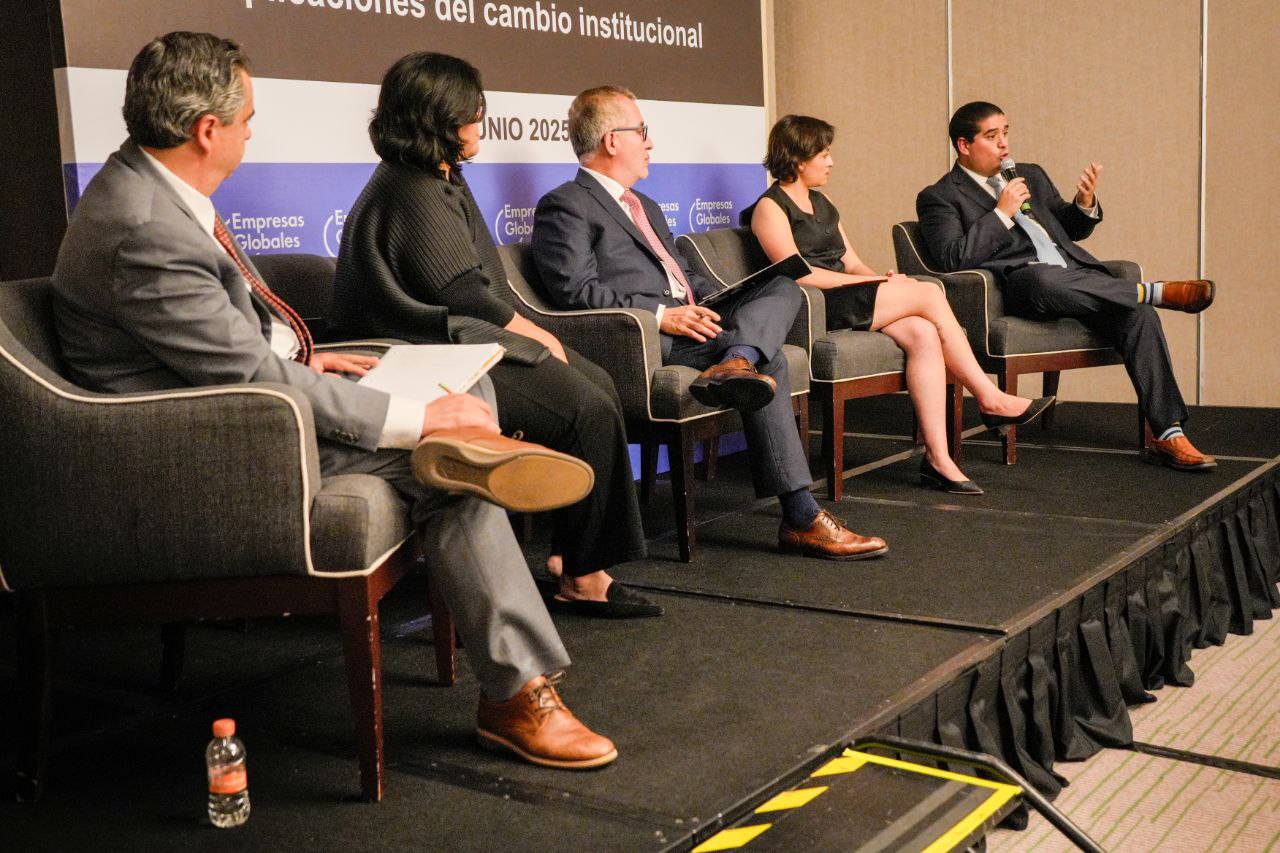 Mesa de diálogo: "El nuevo rostro de la Justicia: Implicaciones del Cambio Institucional"
