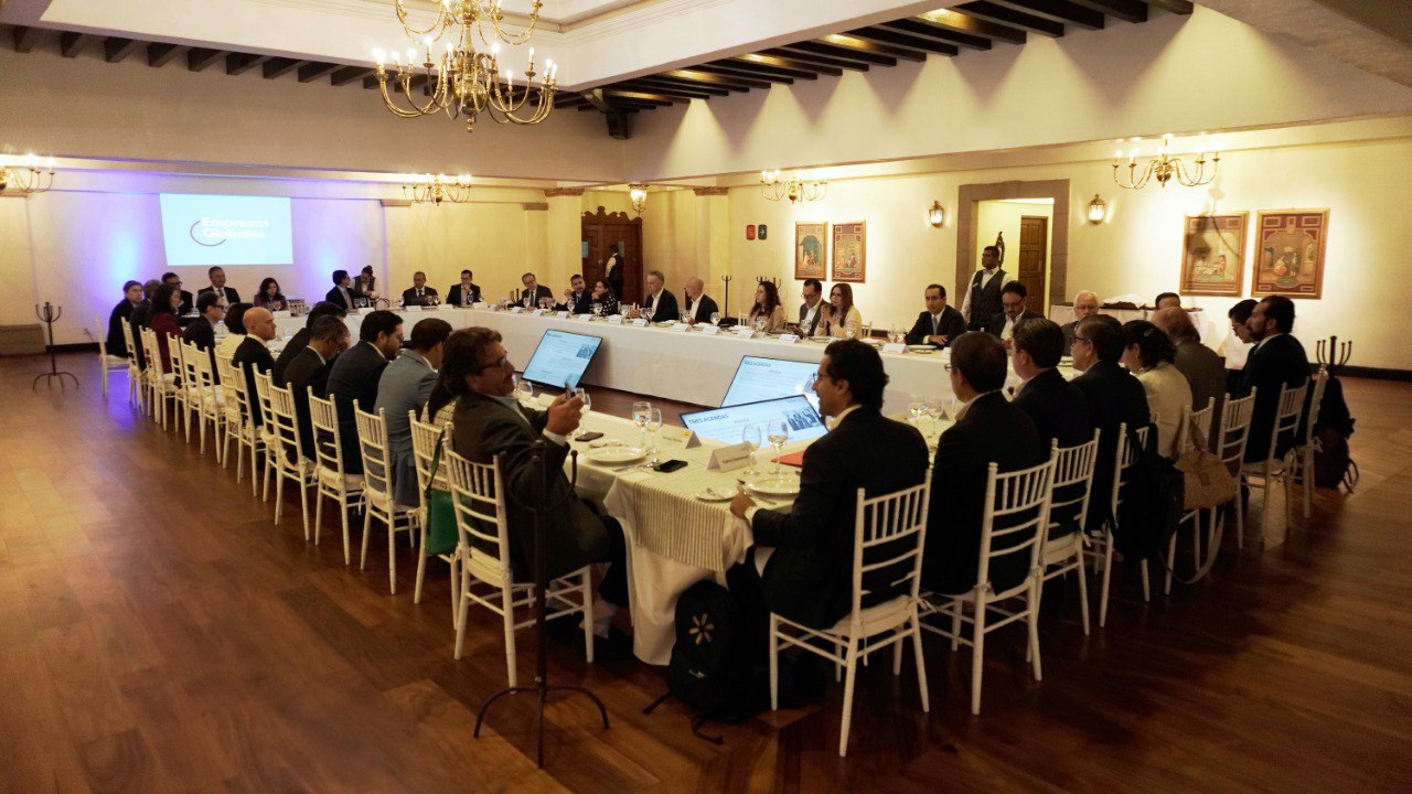 Conversación con el Senador Emmanuel Reyes